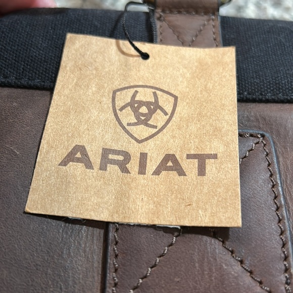 NWT Ariat Unisex Canvas/Leather Duffle with Crossbody Strap Black/Brown - Picture 9 of 10